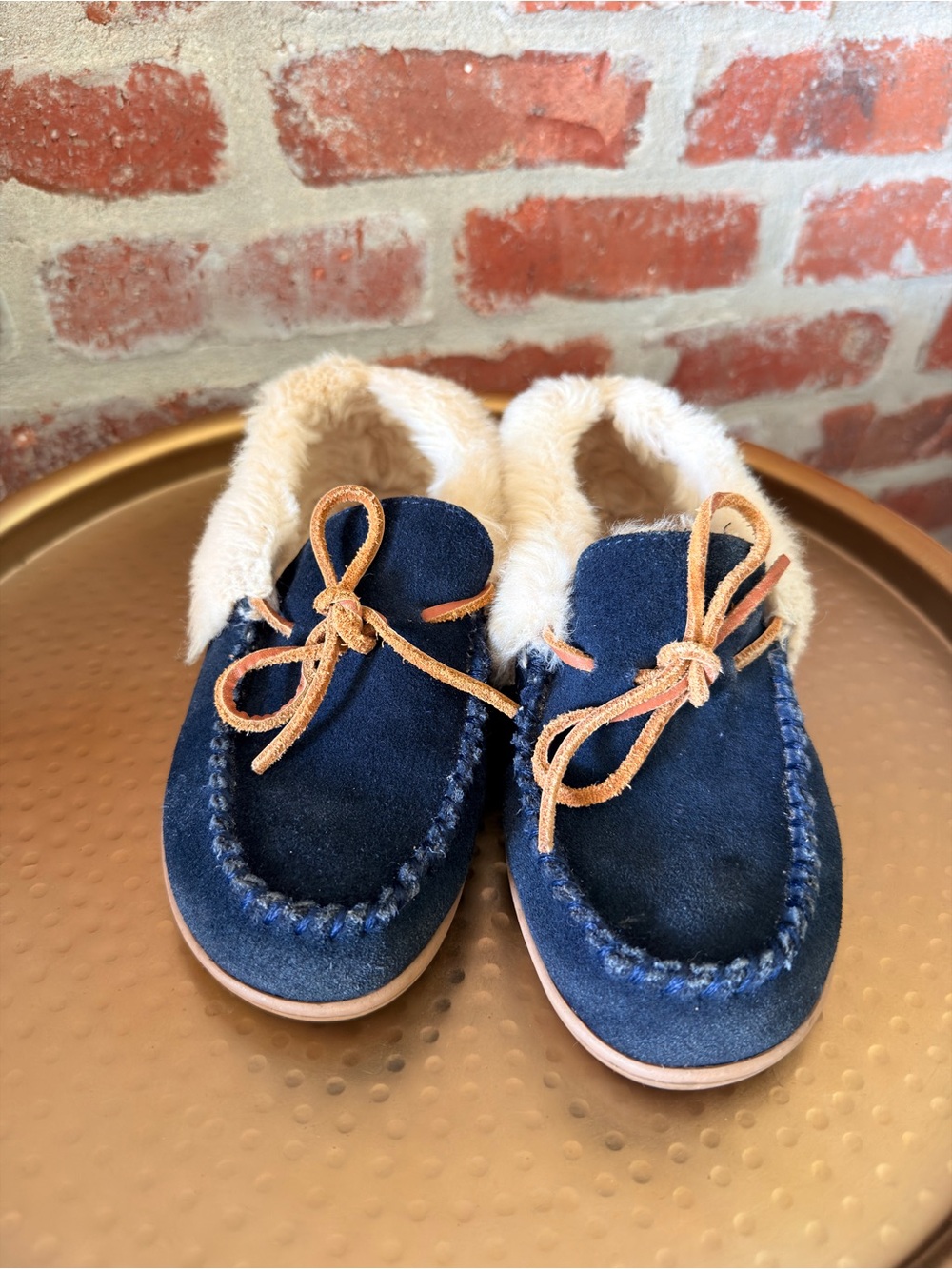 Clarks Navy Blue Suede Faux Fur Lined Moccasin Slippers Women’s 6M